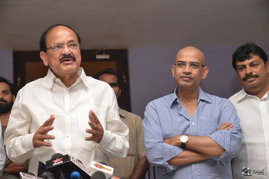 Venkaiah-Naidu-at-Om-Namo-Venkatesaya-Movie-Special-Show